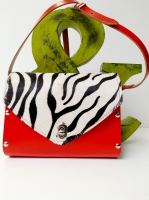 Schoudertasje met houten zijkanten 007 - Rood met zebra