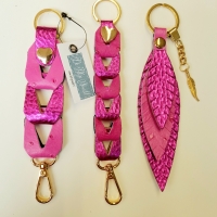 Sleutelhangers - fuchsia struisvogel en metallic roze