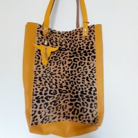 Shopper leer & koeienhuid - geruwd geel & panter voetje