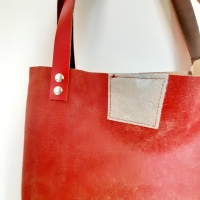 Shopper leer & koeienhuid - geruwd rood & silverstamps