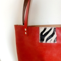 Shopper leer & koeienhuid - geruwd rood & zebra 2