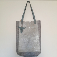 Shopper vilt & koeienhuid - lichtgrijs & silverstamps 1