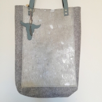 Shopper vilt & koeienhuid - lichtgrijs & silverstamps 1