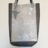 Shopper vilt & koeienhuid - donkergrijs & silverstamps