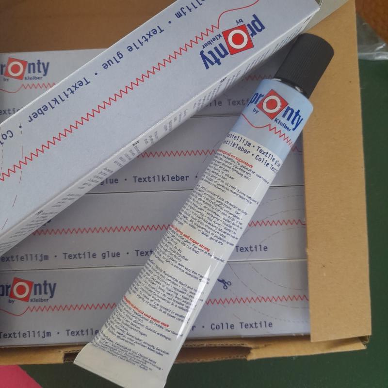 Textiellijm tube